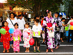 お花市にてサンタ募金活動